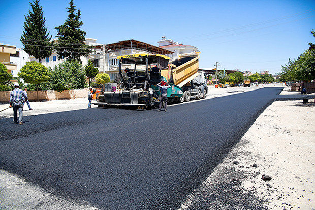 Güvenevlerde tahrip olan yollar yenileniyor