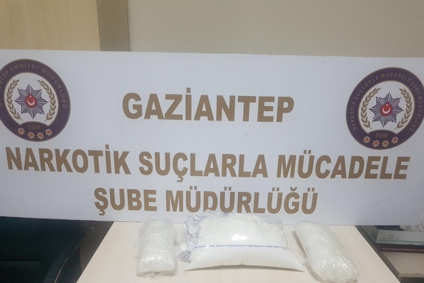 2.5 kilo sentetik uyuşturucuya 3 gözaltı