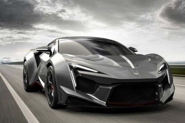 W Motors’dan 900 Beygirlik Canavar!