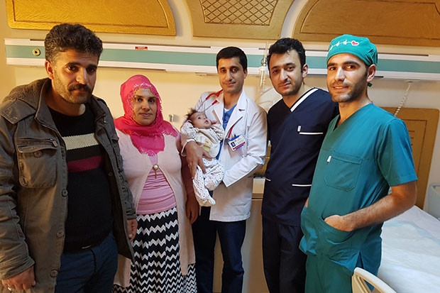 Siirtli kalbi delik İsminaz bebek, Gaziantep'te sağlığına kavuştu