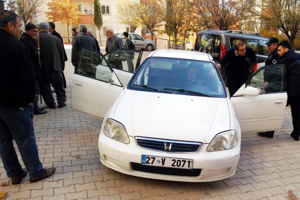 Lastik patlayınca yakalandılar