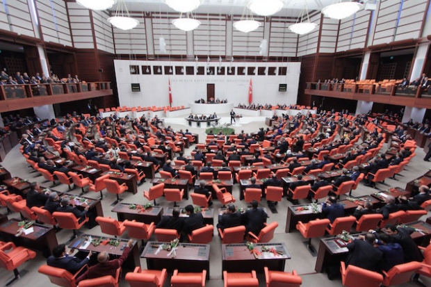 Meclis'te oturma düzeni değişti