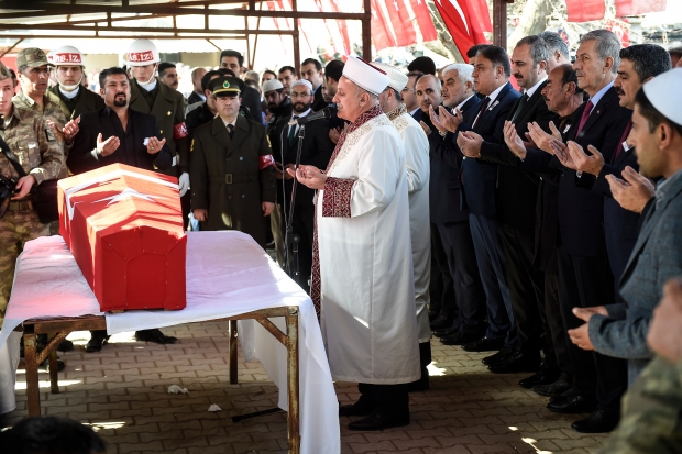 Afrin şehidini 5 bin kişi uğurladı