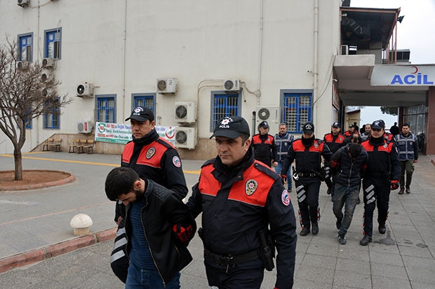 "Acil Satılık" dolandırıcıları son işlerinde yakalandı