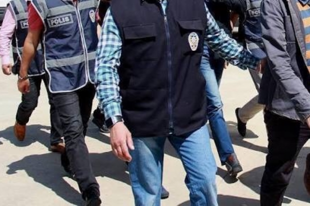 Gaziantep'te FETÖ operasyonuna 3 tutuklama