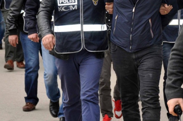 Gaziantep'te FETÖ operasyonuna 9 tutuklama