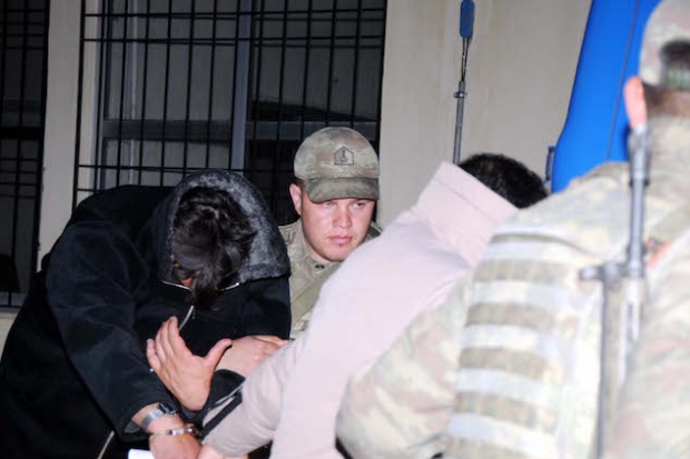 IŞİD'den kaçan 2 Türk tutuklandı