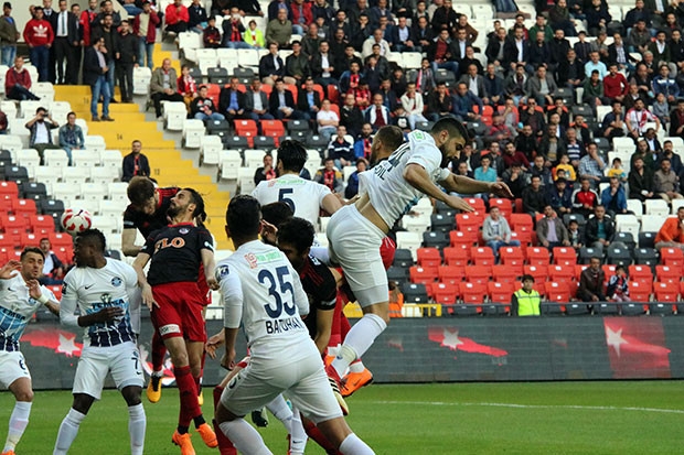 Gazişehir Gaziantep'e tek gol yetti