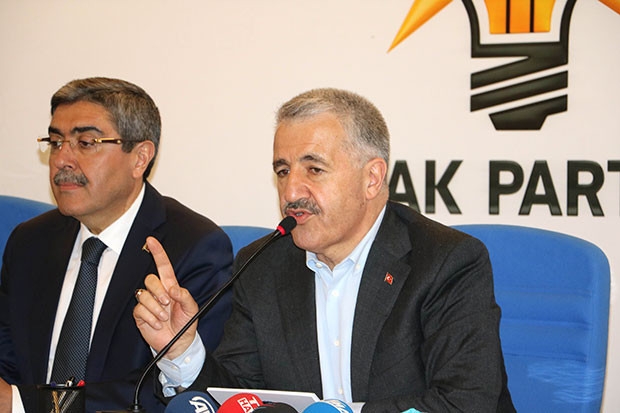 Bakan Gül ve Arslan AK Parti İl Başkanlığını ziyaret etti