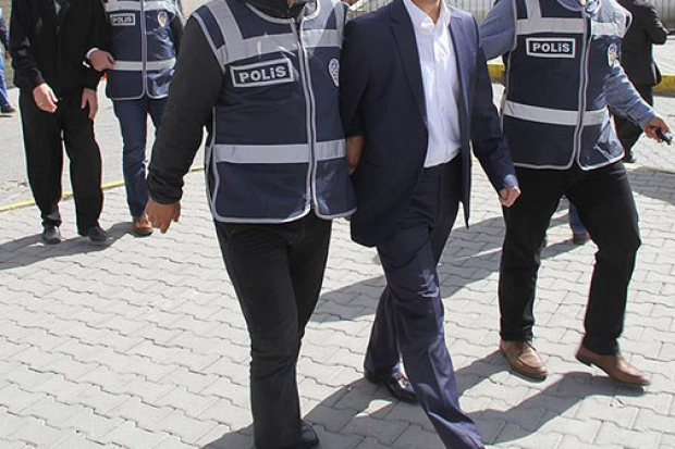 FETÖ sanığı emniyet eski müdürüne 7,5 yıl hapis