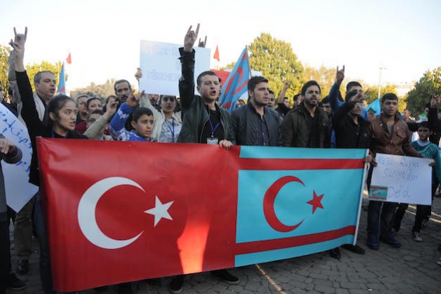 Suriyeli Türkmenler, yapılan saldırıyı protesto etti