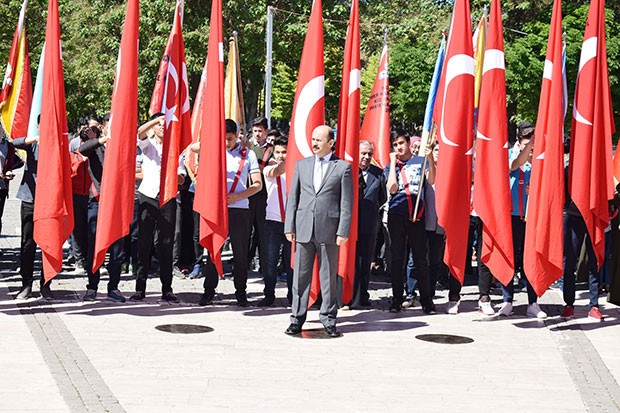 Gençlik Haftası buruk başladı