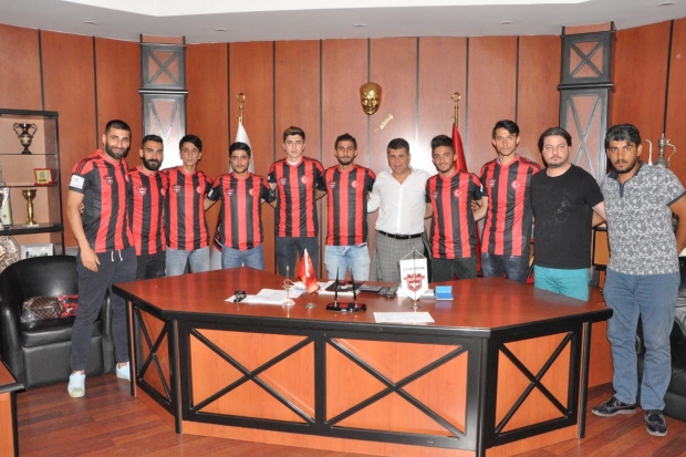 Gaziantepspor 9 futbolcusuyla sözleşme yeniledi