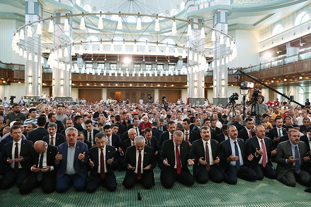 “FETÖ’NÜN TEK HEDEFİ BİRLİK VE BERABERLİĞİMİZ”