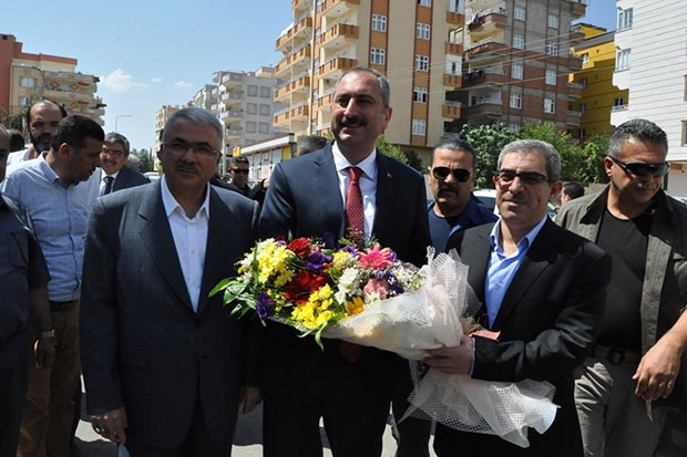 Gül: “FETÖ’nün darbeyle doğrudan ilgili olduğuna dair yeni bir delil bulduk”