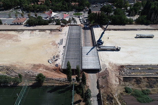 Köprü inşaatında sona yaklaşıldı