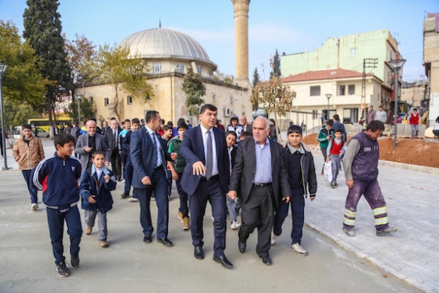 Başkan Fadıloğlu Çıksorut’ta park çalışmasını inceledi