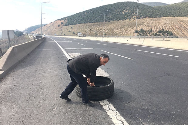 Otobandaki çatlaklar tehlike saçıyor