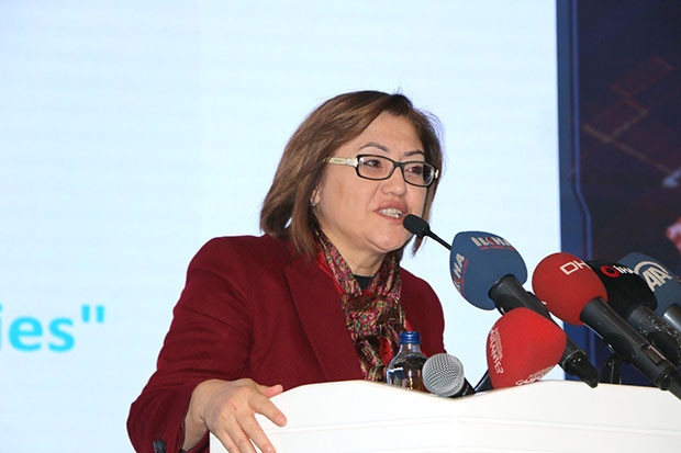 FATMA ŞAHİN'E BAŞKANLIK DEVREDİLDİ