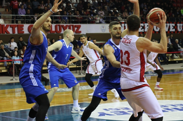 Gaziantep Basketbol son çeyrekte gaza bastı