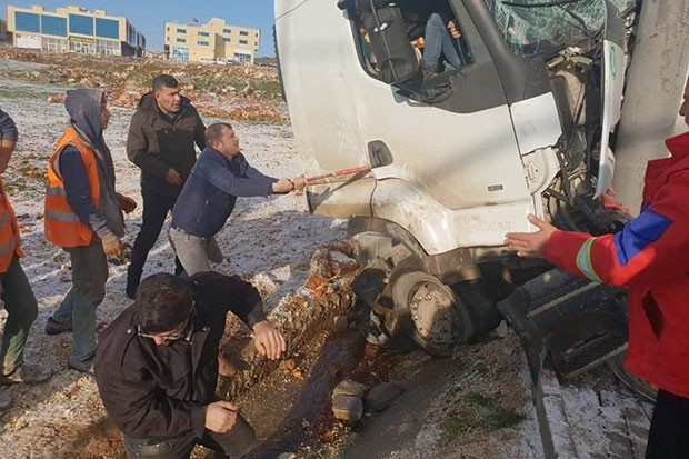 Gaziantep'te yollar buz pistine döndü