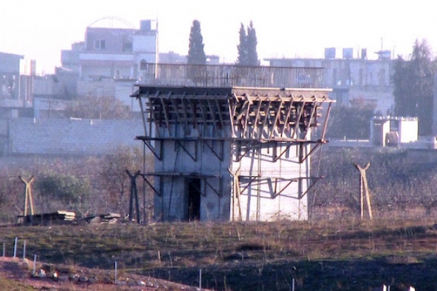Fırat'ın batısında kalekol inşaatları sürüyor