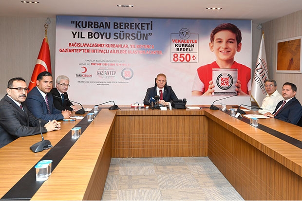 “Kurban bereketi yıl boyunca sürsün”