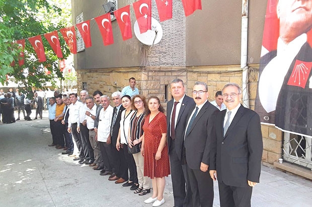 CHP’Lİ YÖNETİM TOPUN UCUNDA