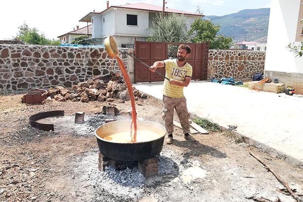 Üzüm pekmezi yapımına başlandı