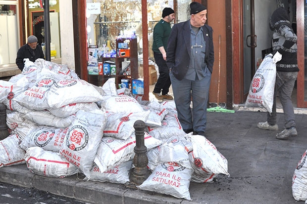 Nakdi-Ayni yardımlar sürüyor