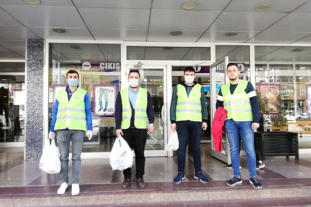 CHP’li gençler Şehitkamil’de yaşlıların umudu oldu