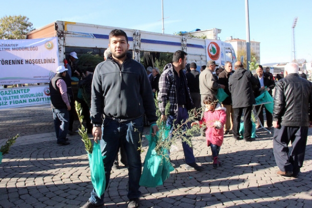 25 Aralık kurtuluş günü anısına 13 bin fidan dağıtıldı