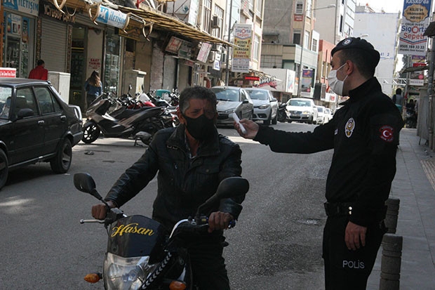 Havalar ısınınca vatandaşlar sokağa çıktı