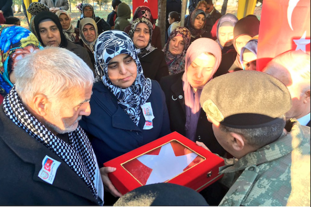 Gözyaşları arasında uğurlandı