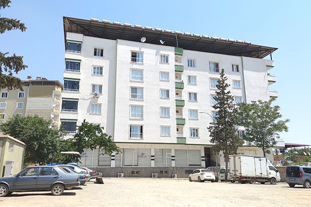 İslahiye’de bir apartman karantinada