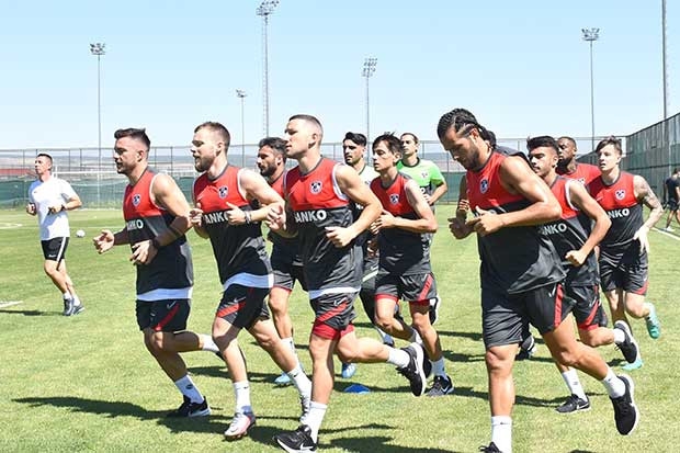 Gaziantep FK, Afyonkarahisar’da ilk antrenmanına çıktı