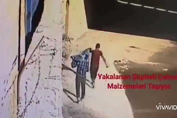 Kablo hırsızları kameralara yakalandı