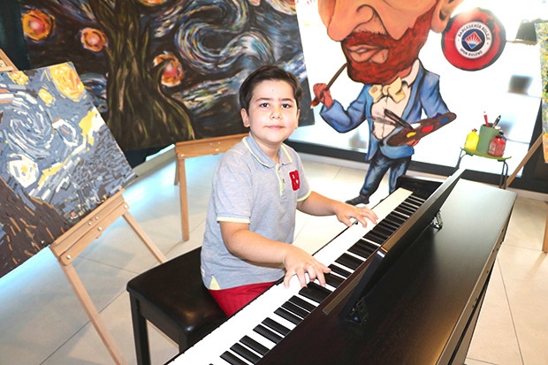 Minik piyanist, Cumhurbaşkanıyla buluşacağı anı bekliyor
