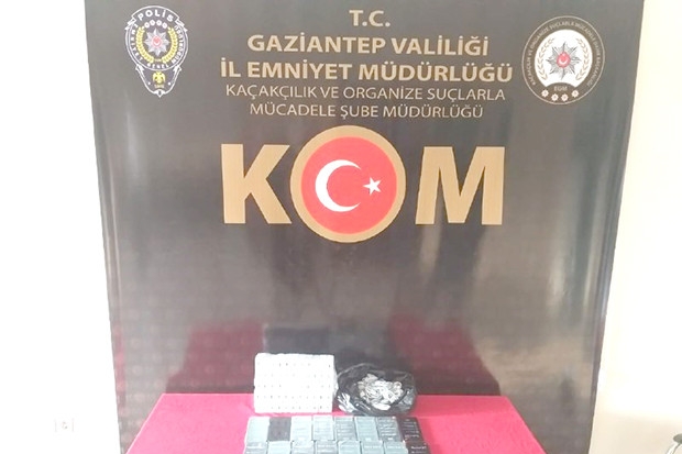 Polis telefon kaçakçılarına göz açtırmıyor