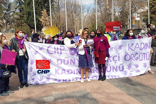 CHP’li kadınlar; “İnsanca yaşam kavgası veririz”