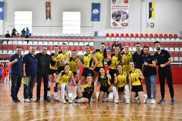 Adam Voleybol Play Off'ta