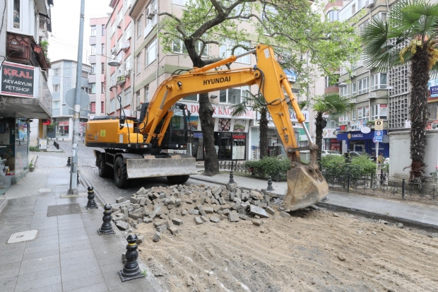 İzmit'te sökülen parke taşları tasarrufa dönüşüyor