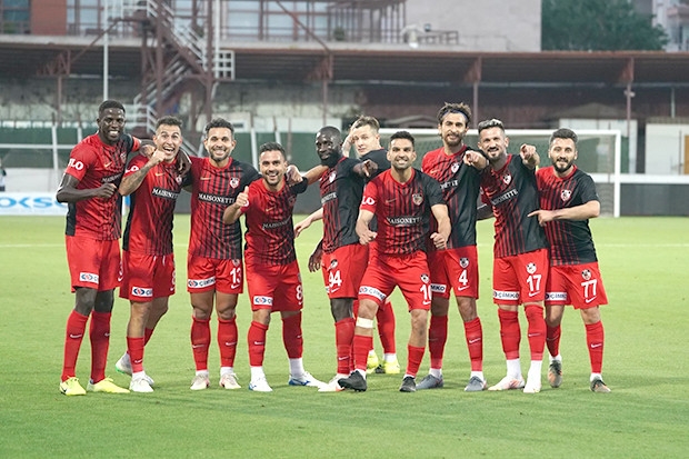 Gaziantep FK'da 10 futbolcunun sözleşmesi sona erdi