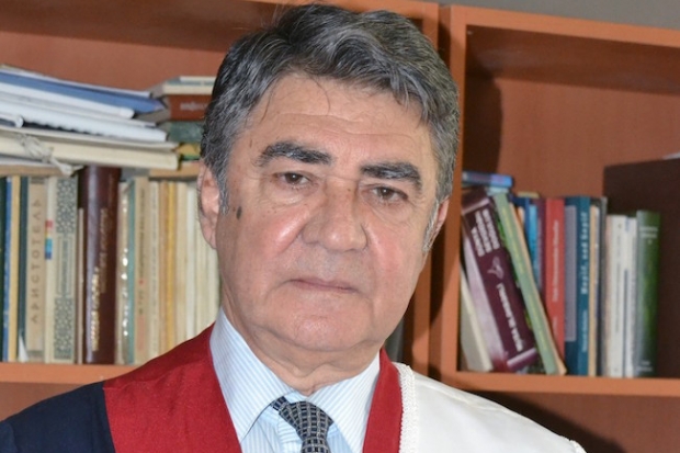 Gaün’lü Azeri profesöre Türk dünyası hizmet ödülü