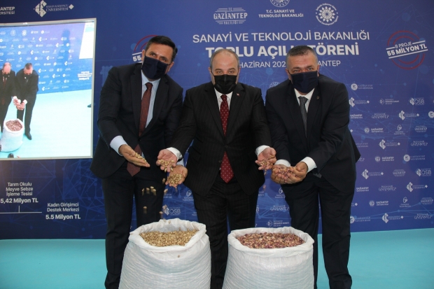 Türkiye’nin ilk ve tek Antep fıstığı lisanslı deposu açıldı