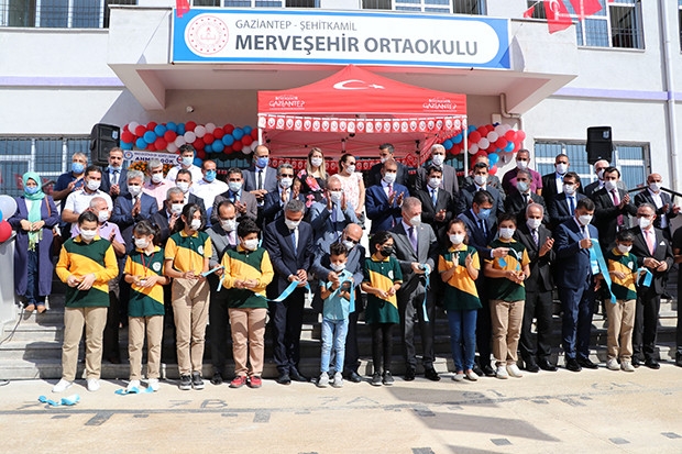 Gaziantep’te okul açılışları sürüyor