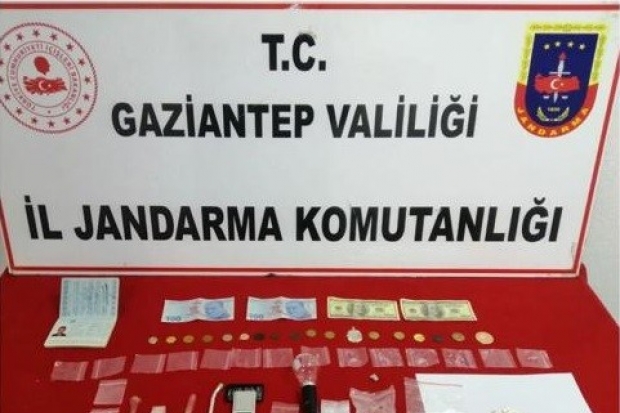 Jandarma uyuşturucu satıcısı ve kaçakçılara göz açtırmıyor