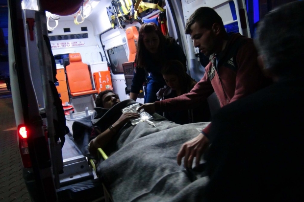 Azez'de patlama: 6 yaralı Kilis'e getirildi