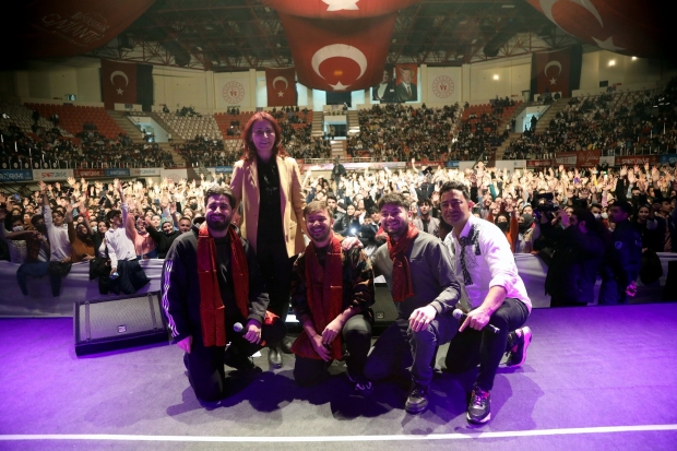 Emre Aydın gazi şehirliler için konser verdi