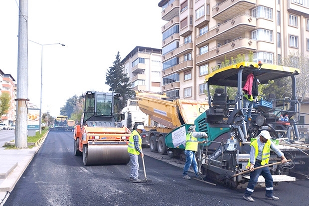 20 senelik asfalt yenilendi